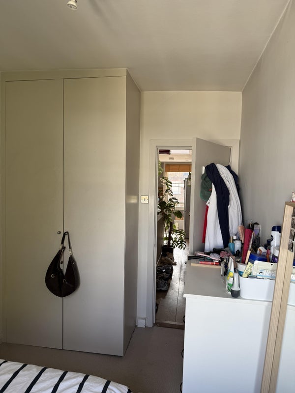 Room Courtfield Gardens in Greater London