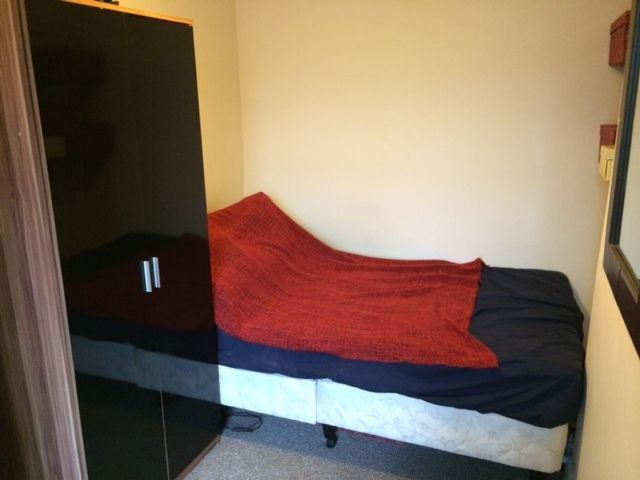 Room Crondall Street in Manchester