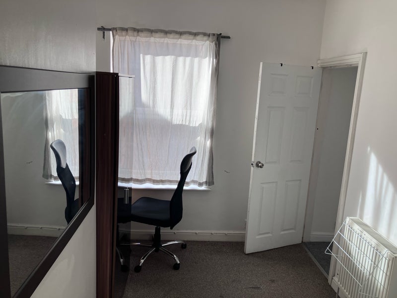 Room Crondall Street in Manchester