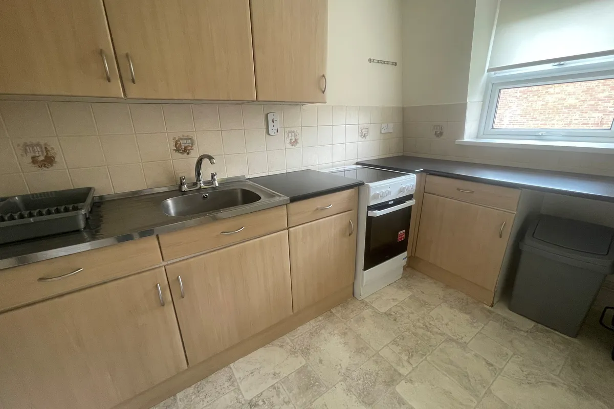 Flat Broughton Grange in Swindon