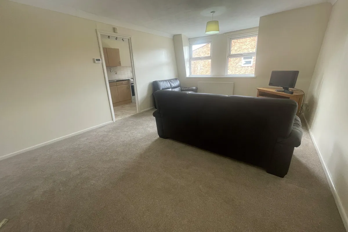 Flat Broughton Grange in Swindon