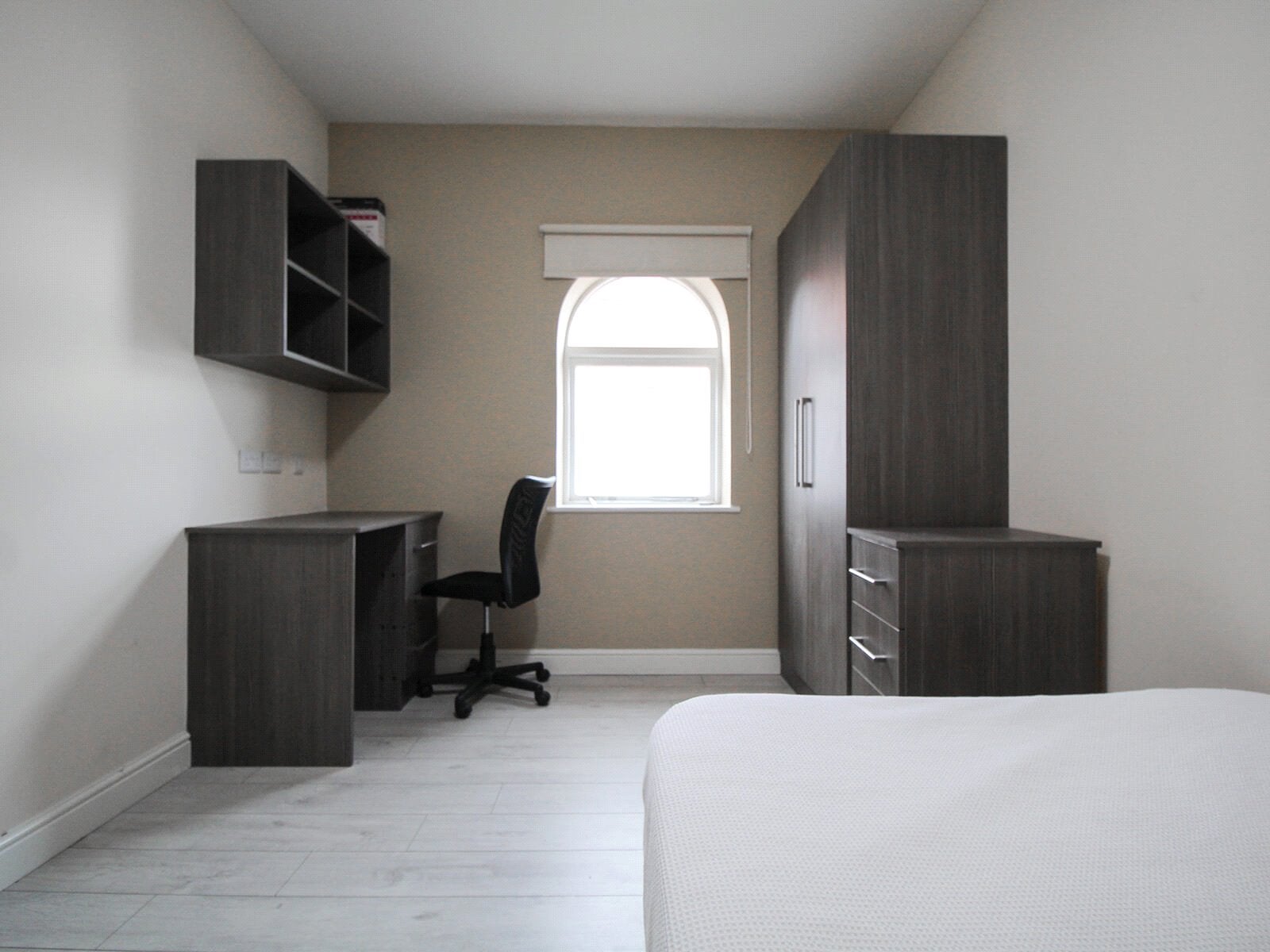Flat Clarendon Road in Leeds