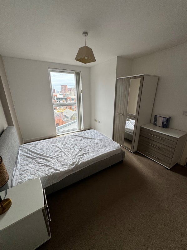 Room Sillavan Way in Salford