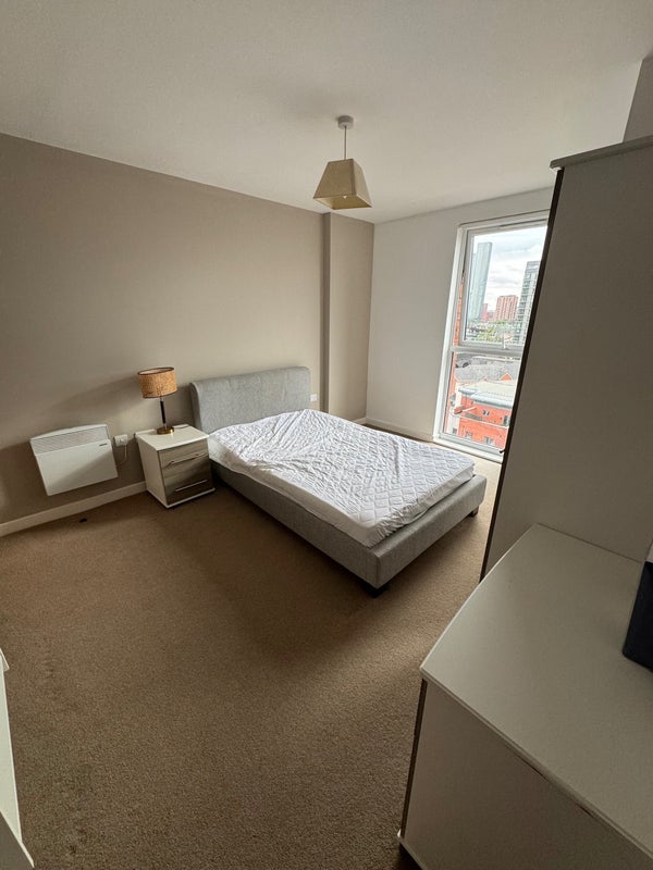 Room Sillavan Way in Salford
