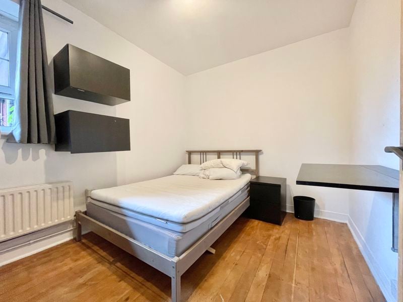 Flat Pickwick Street in Greater London