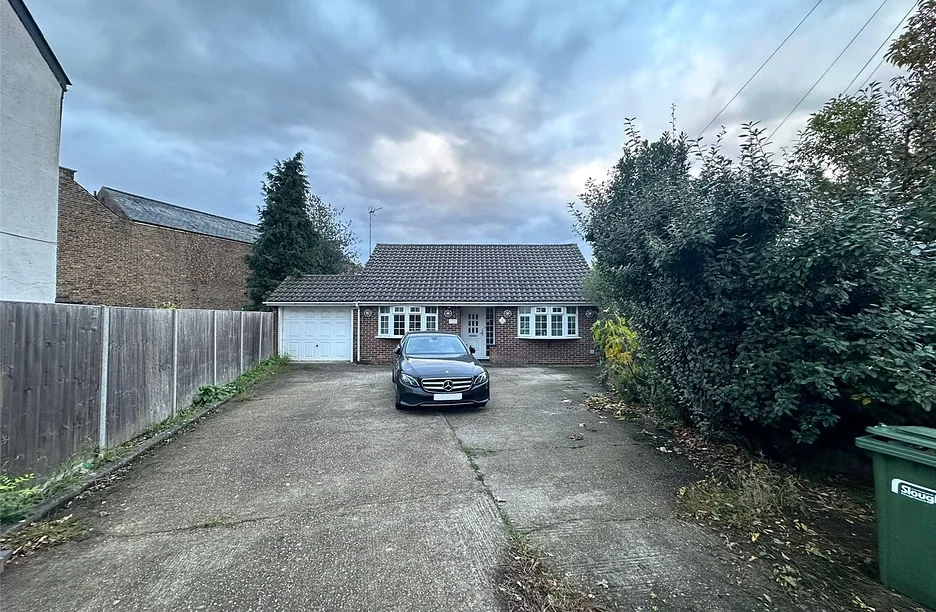 House Langley Road in Slough