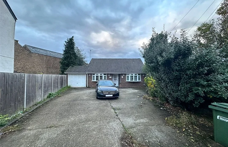 House Langley Road in Slough