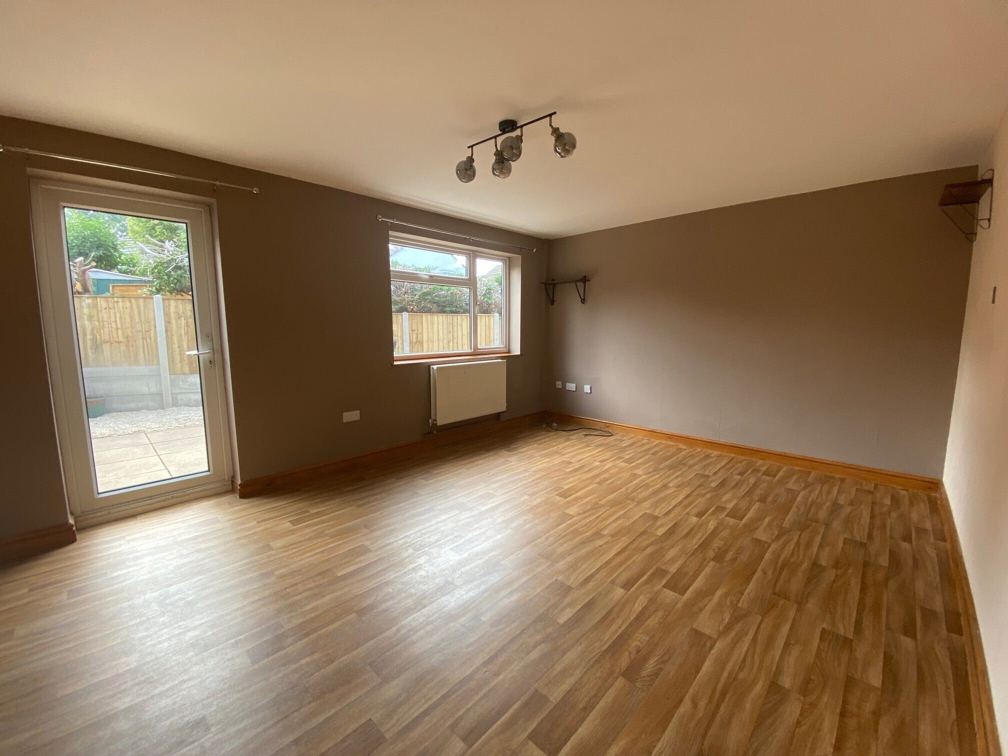 Flat Saint Peters Close in Moreton on Lugg
