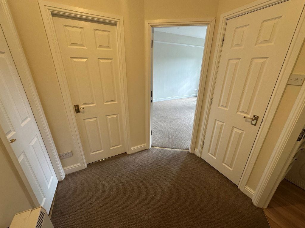Flat Scholars Court in Northampton