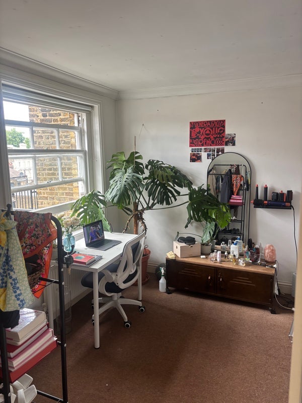 Room Queensway in City of Westminster
