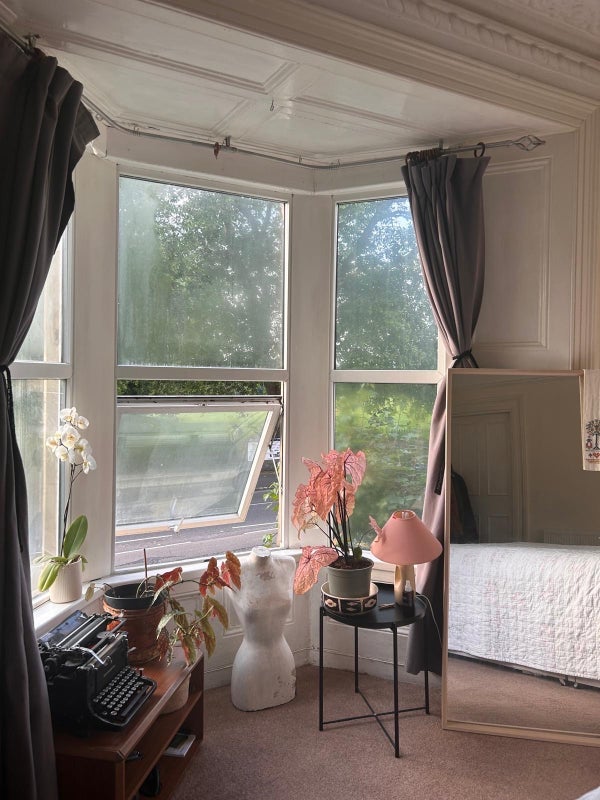 Flat Fishponds Road in Bristol