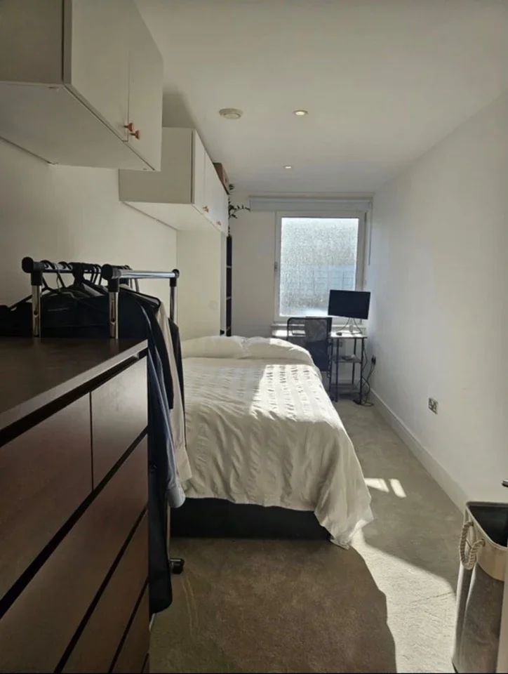 Room Drayton Park in Greater London
