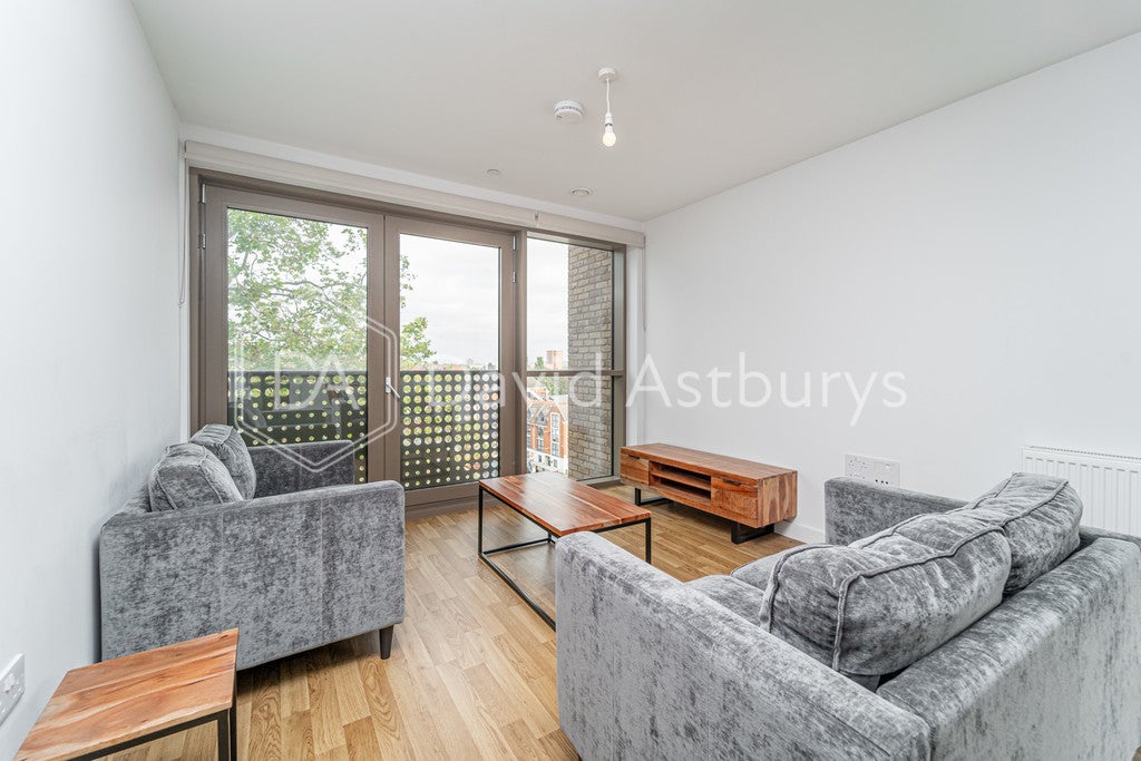 Flat Seven Sisters Road in Greater London