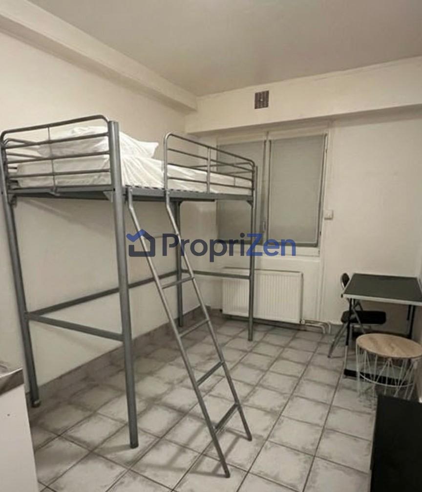 Room Rue de Crimée in Paris