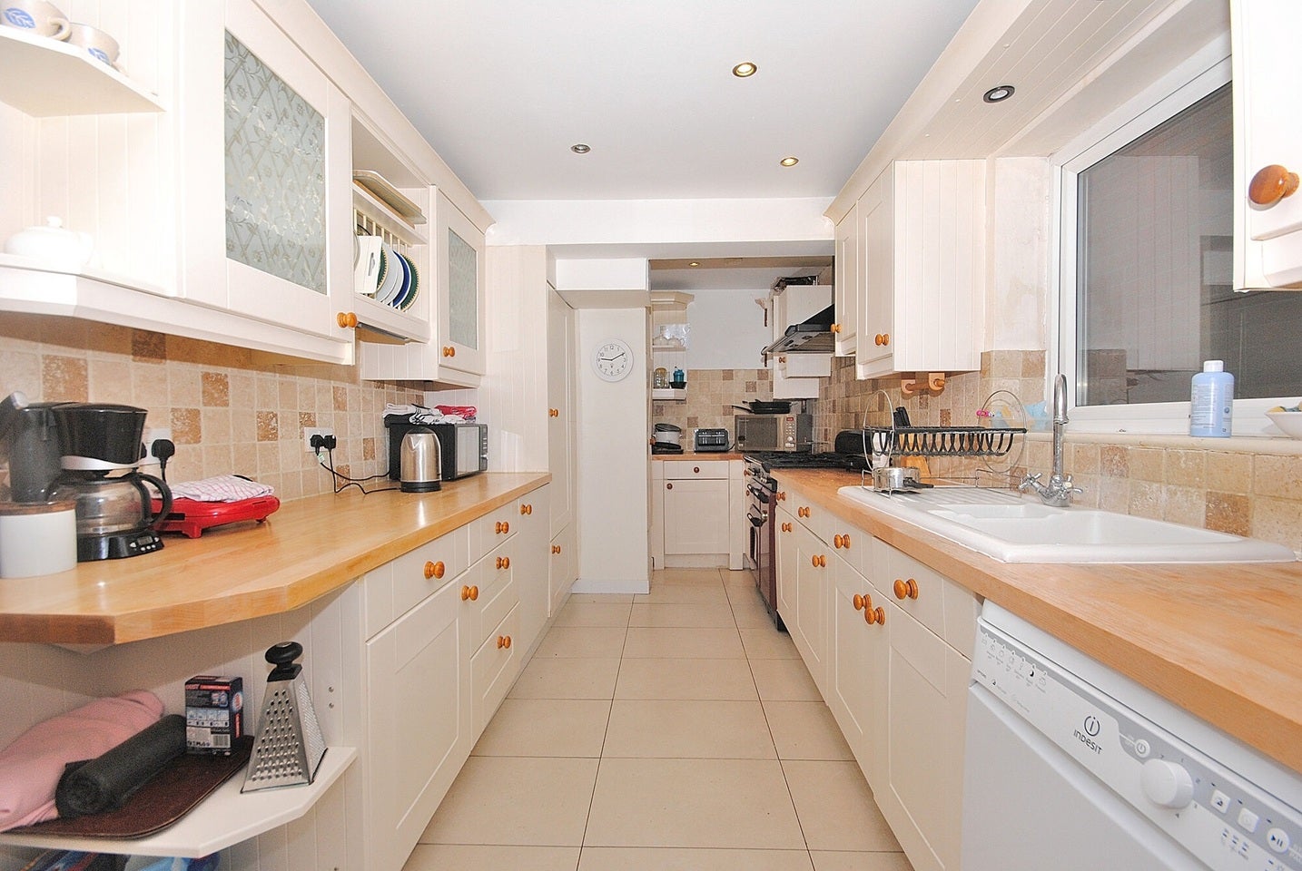 Room St John's Road in Uttlesford