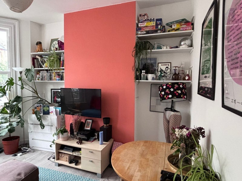 Room Merredene Street in Greater London