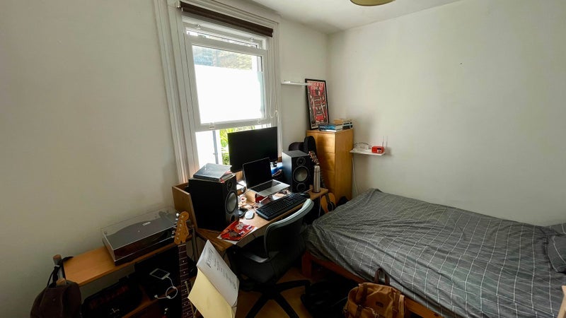 Room Merredene Street in Greater London