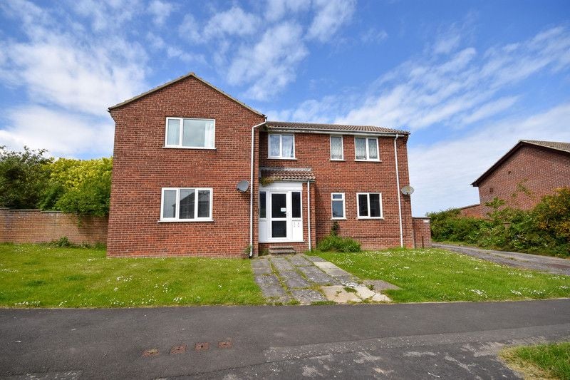 Flat Muncaster Way in Whitby