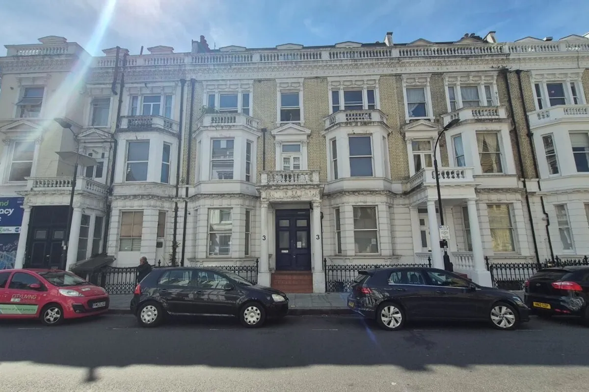 Flat Castletown Road in Greater London