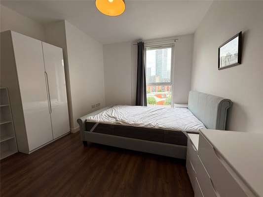 Flat Sillavan Way in Salford