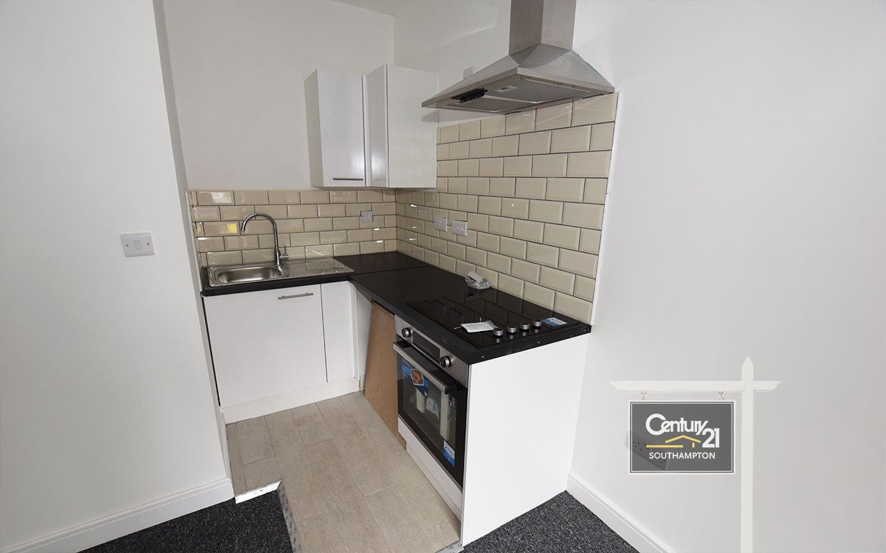 Flat Rockstone Lane in Southampton