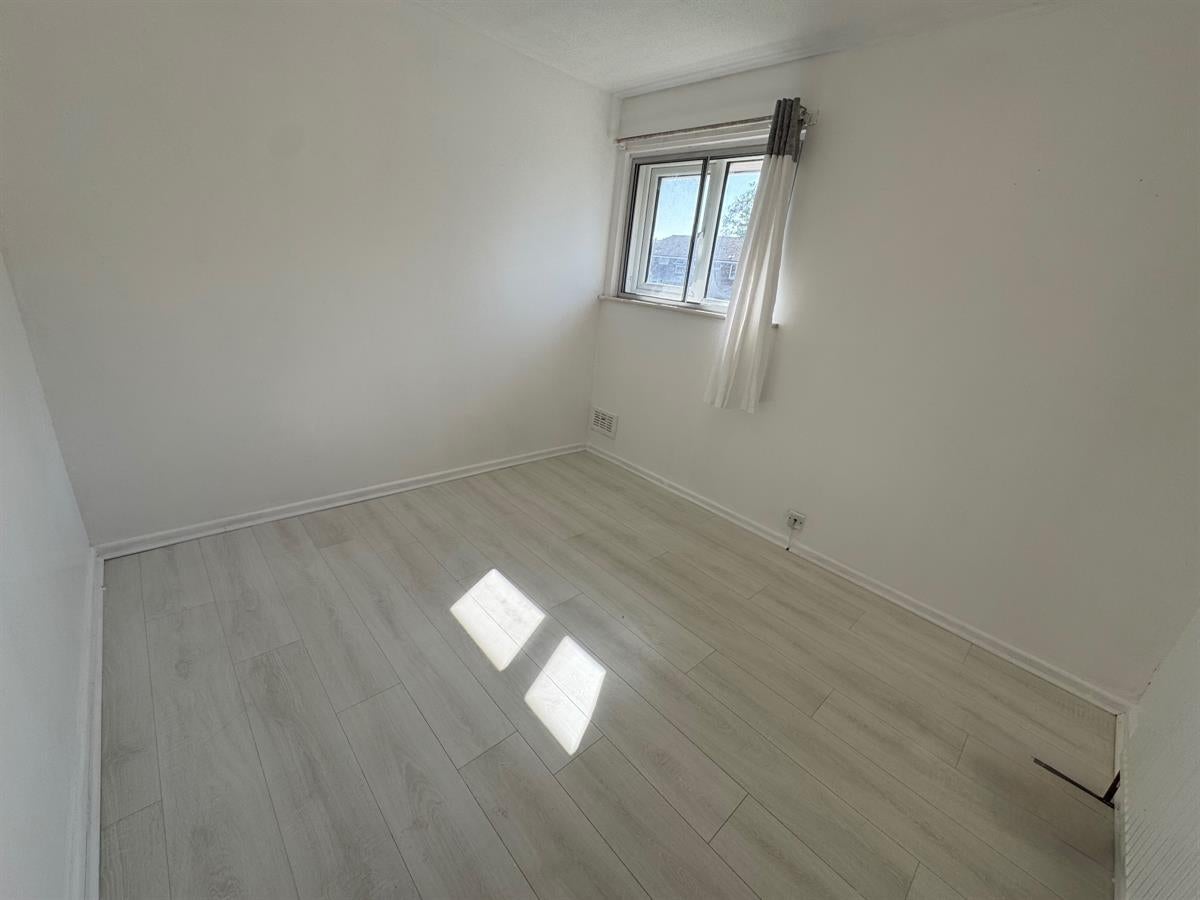Flat Gorton Lane in Manchester