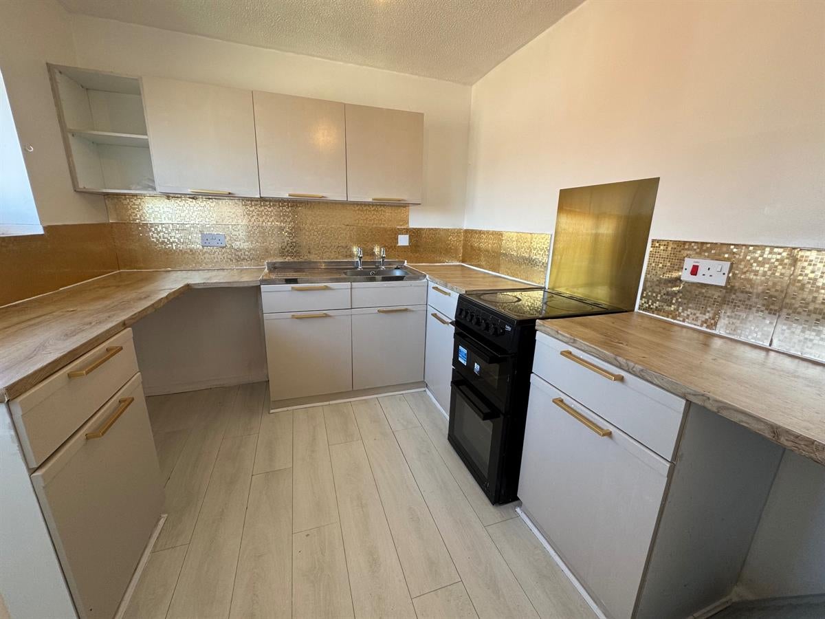 Flat Gorton Lane in Manchester