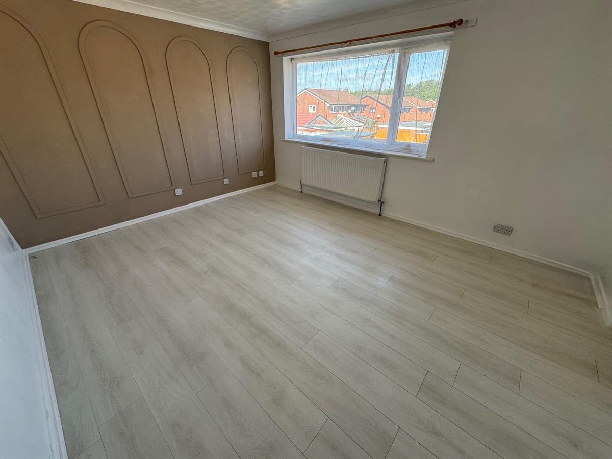 Flat Gorton Lane in Manchester