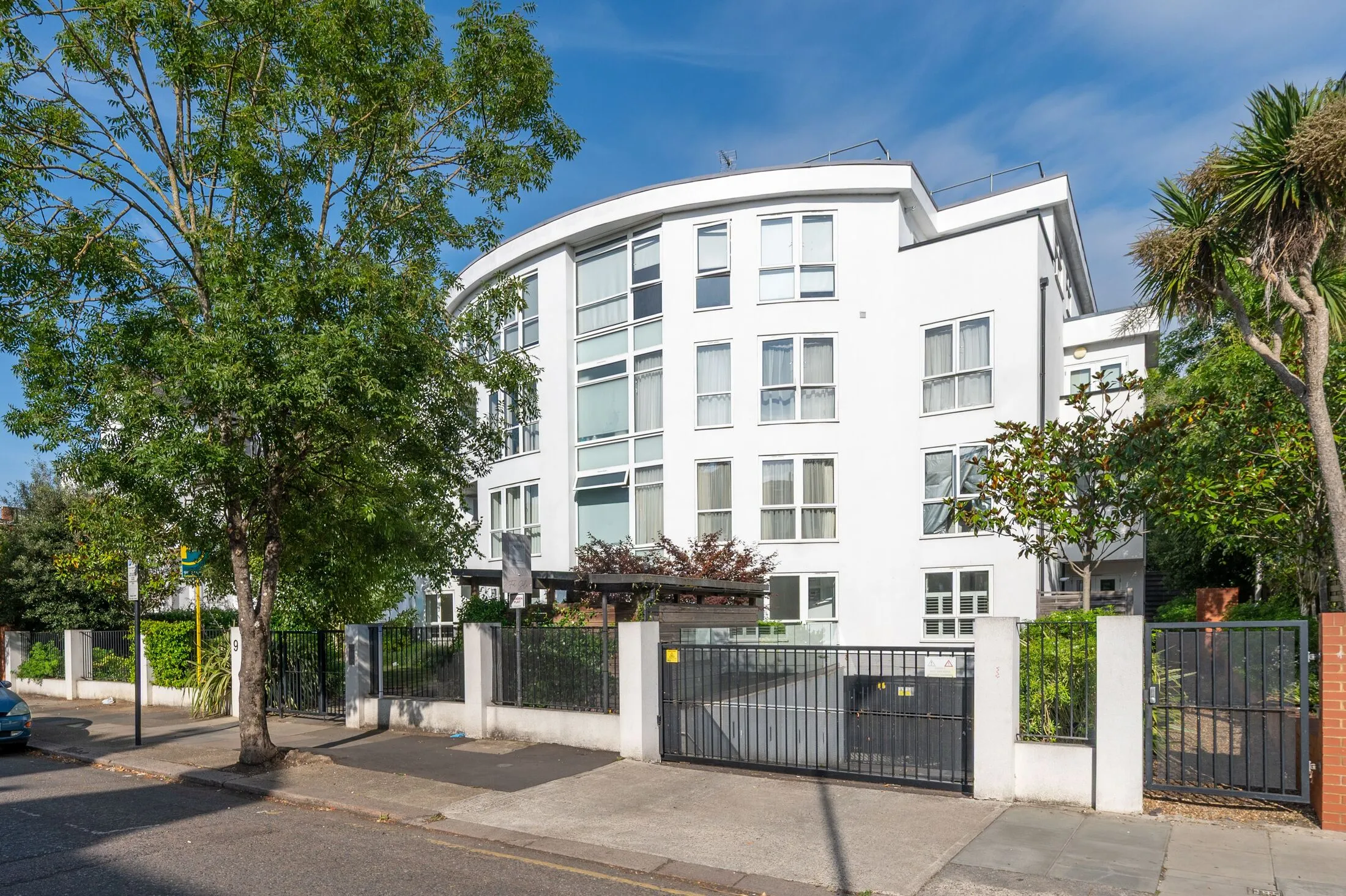 Flat The Avenue in Greater London