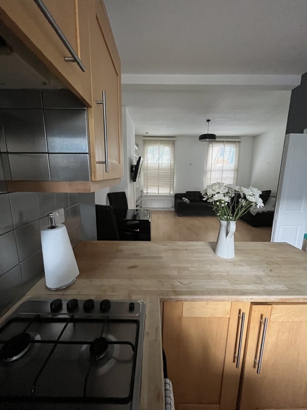 Flat Crossley Street in Greater London