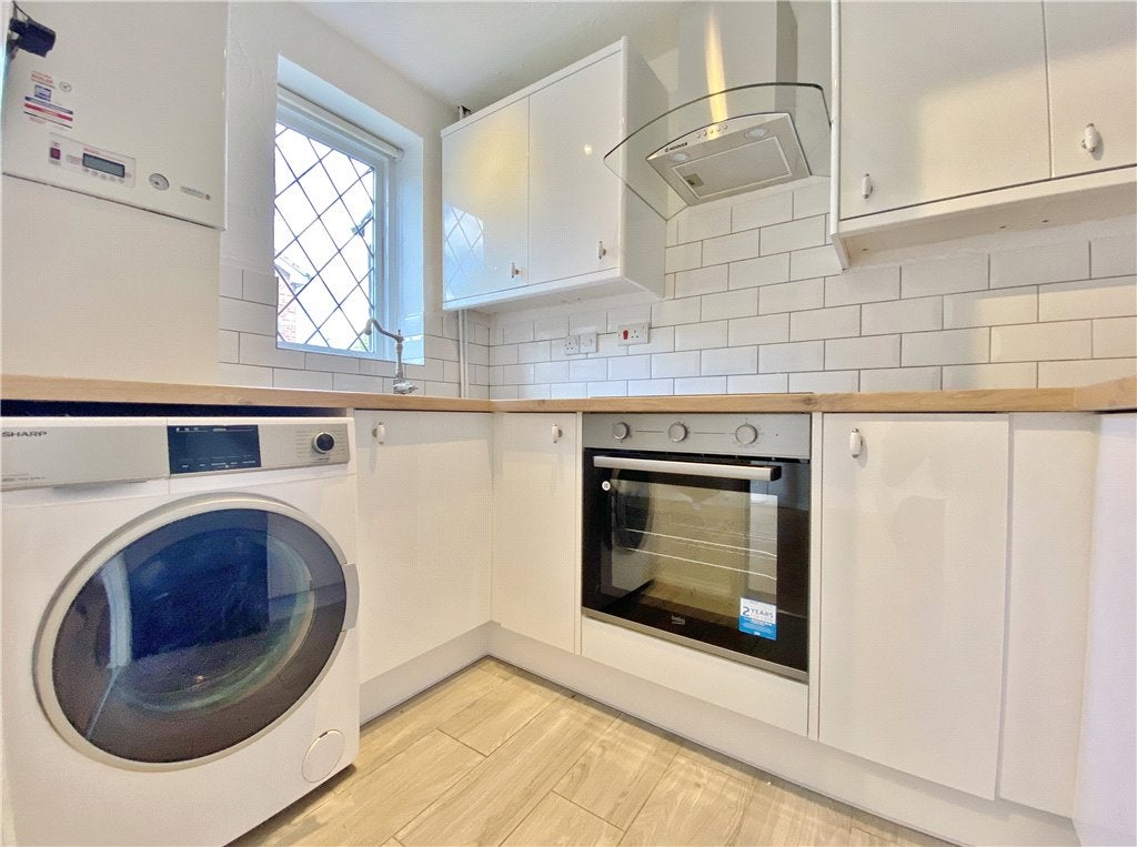 House Hawthorn Close in Greater London