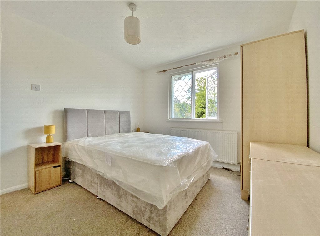 House Hawthorn Close in Greater London