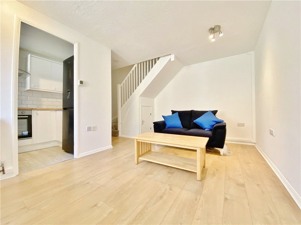 House Hawthorn Close in Greater London