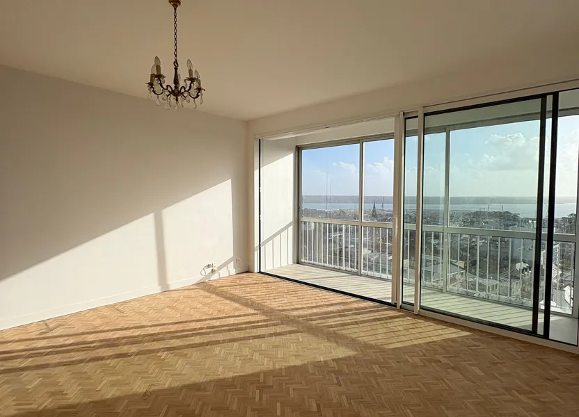 Flat Rue des Deux Frères Guézenec in Brest