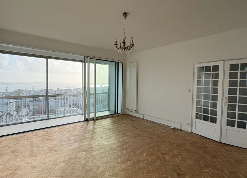 Flat Rue des Deux Frères Guézenec in Brest