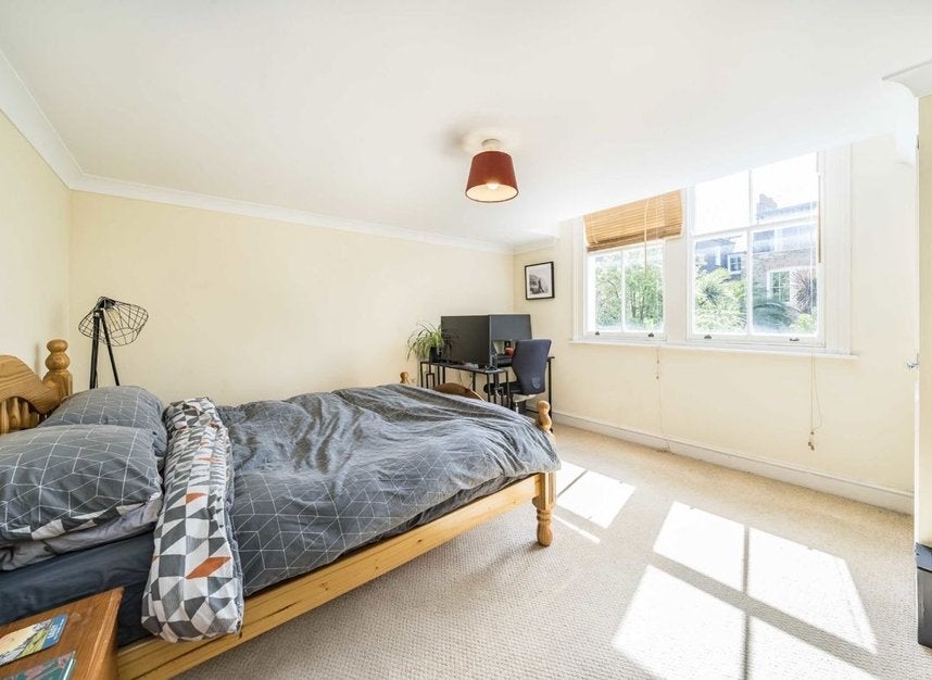 Flat Cavendish Road in Greater London
