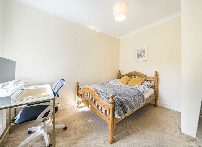 Flat Cavendish Road in Greater London