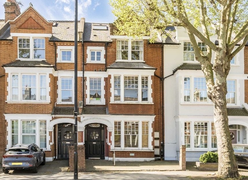 Flat Cavendish Road in Greater London