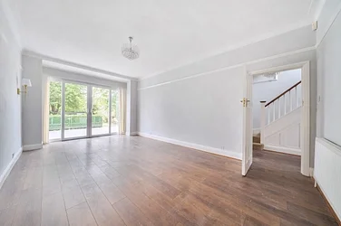 House Winn Road in Greater London