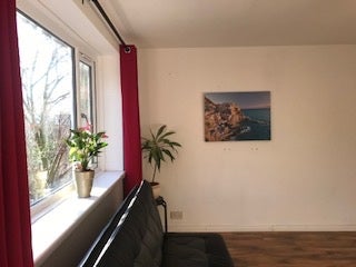 Flat Crescent Rise in Luton