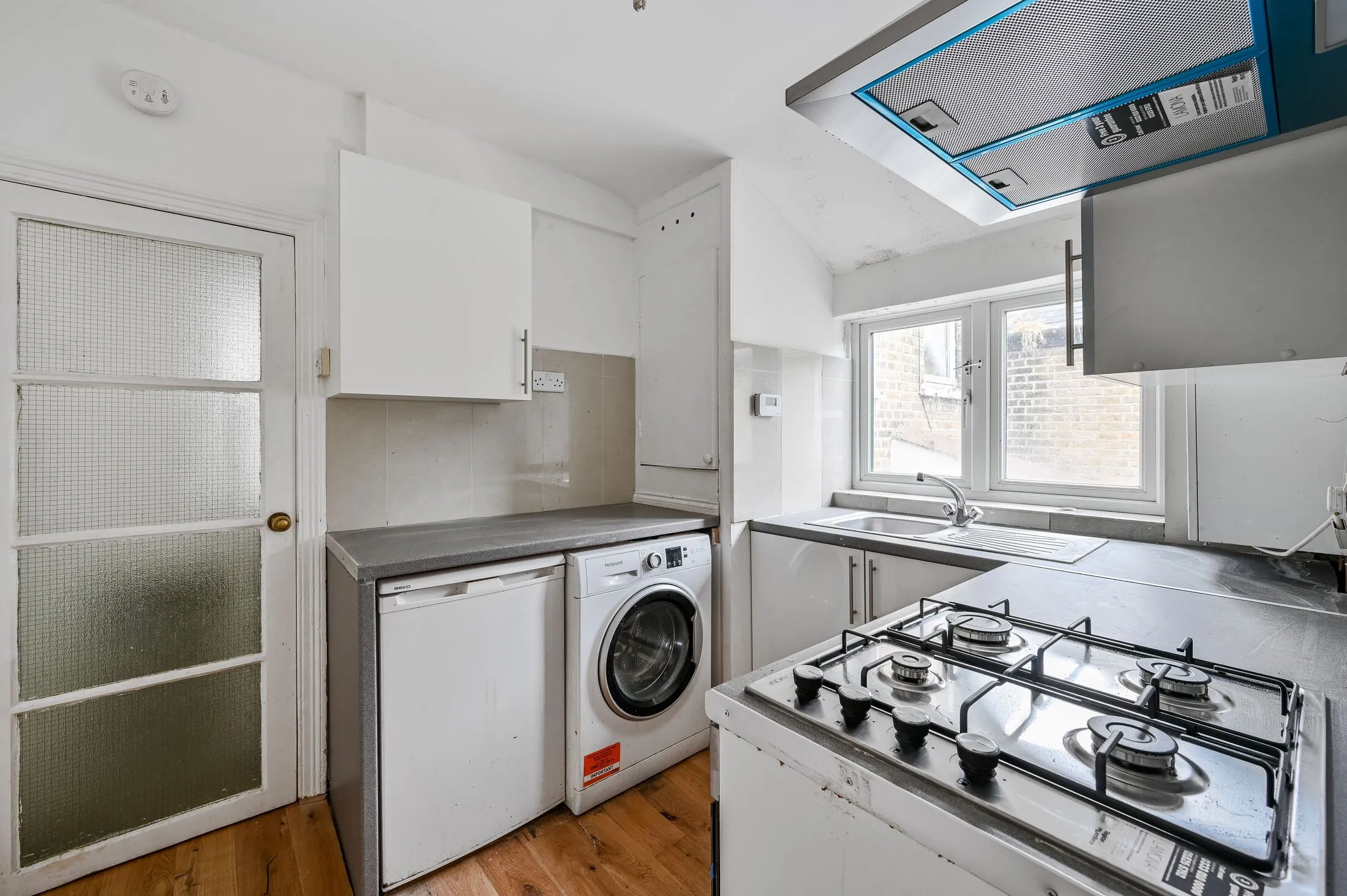 Flat Cheriton Drive in Greater London