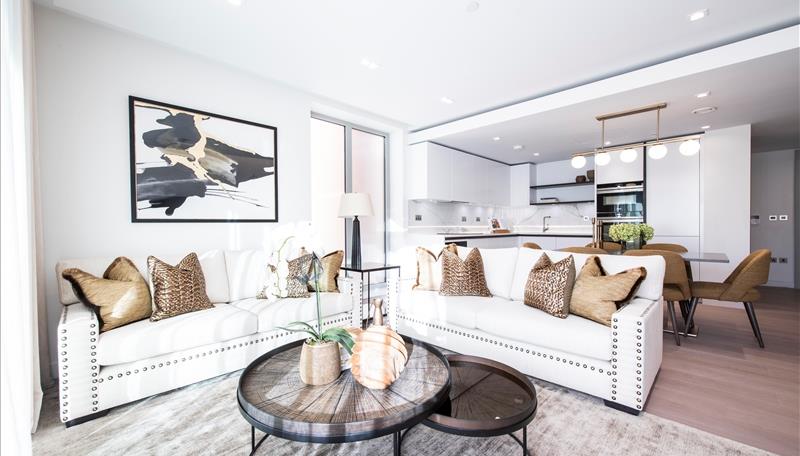 Flat TOTTERIDGE COMMON in London