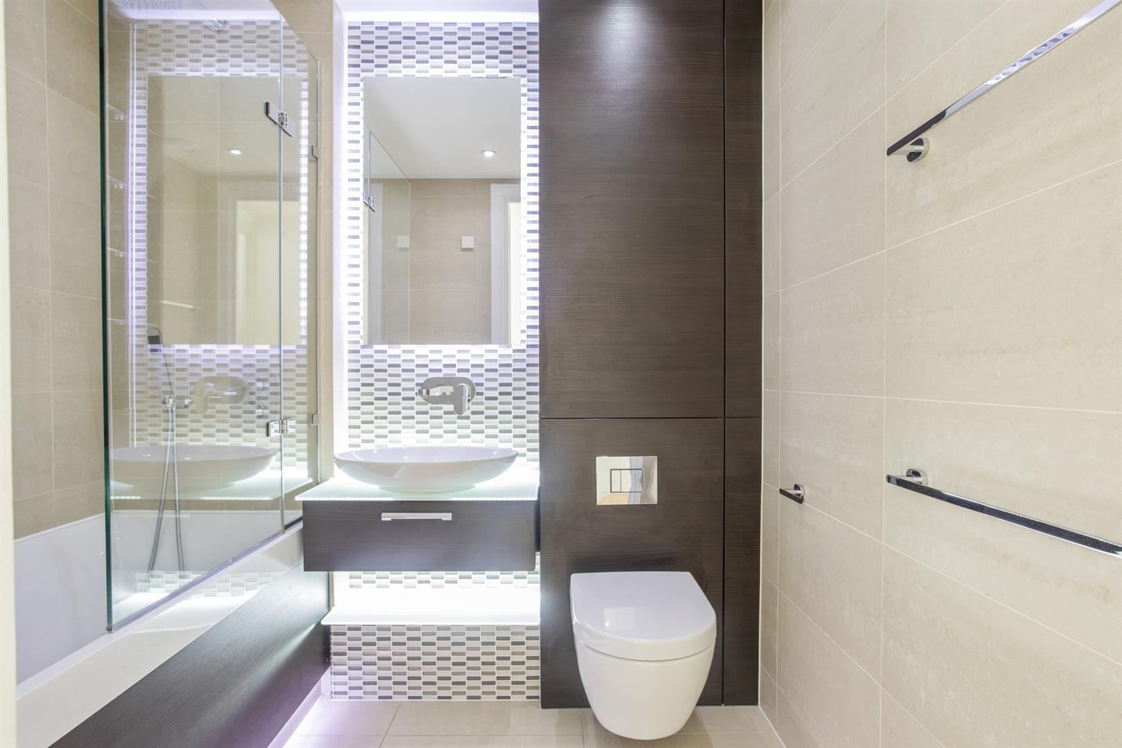 Flat Salamanca Place in Greater London