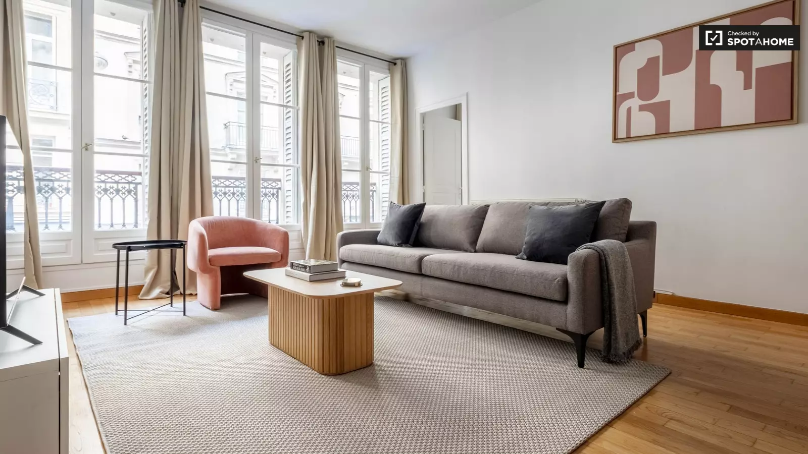 Flat Rue de Rome in Paris