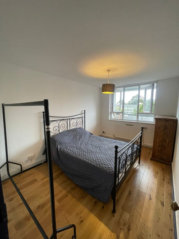 Room President Street in Greater London