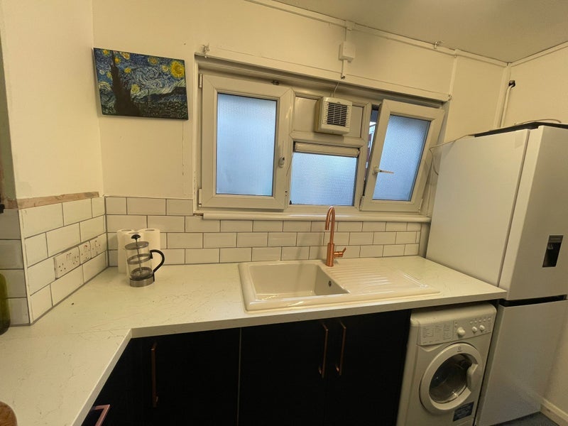 Room President Street in Greater London