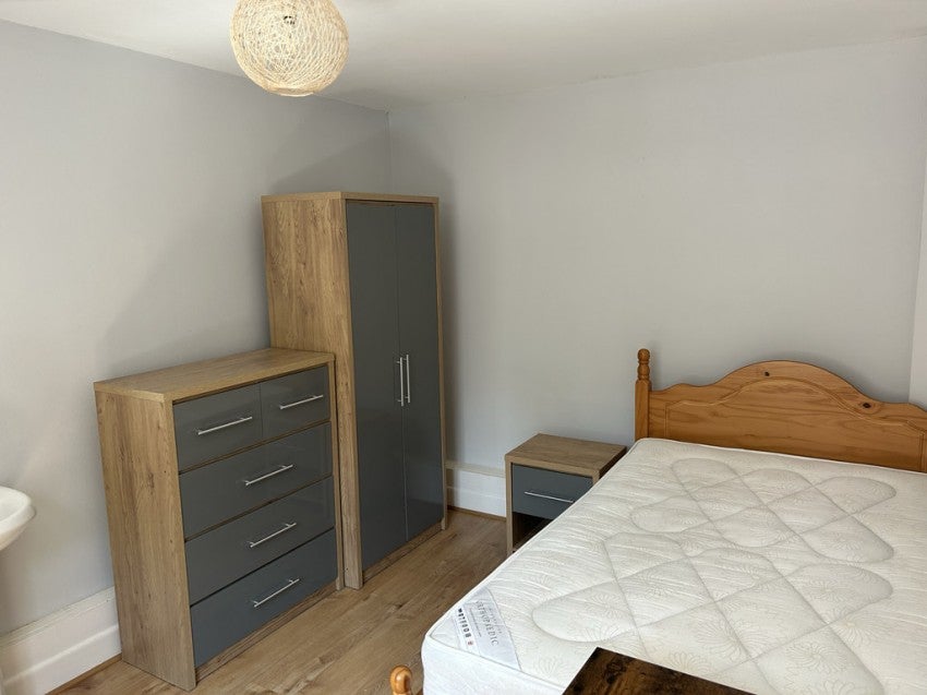 Room Wilton Avenue in Southampton