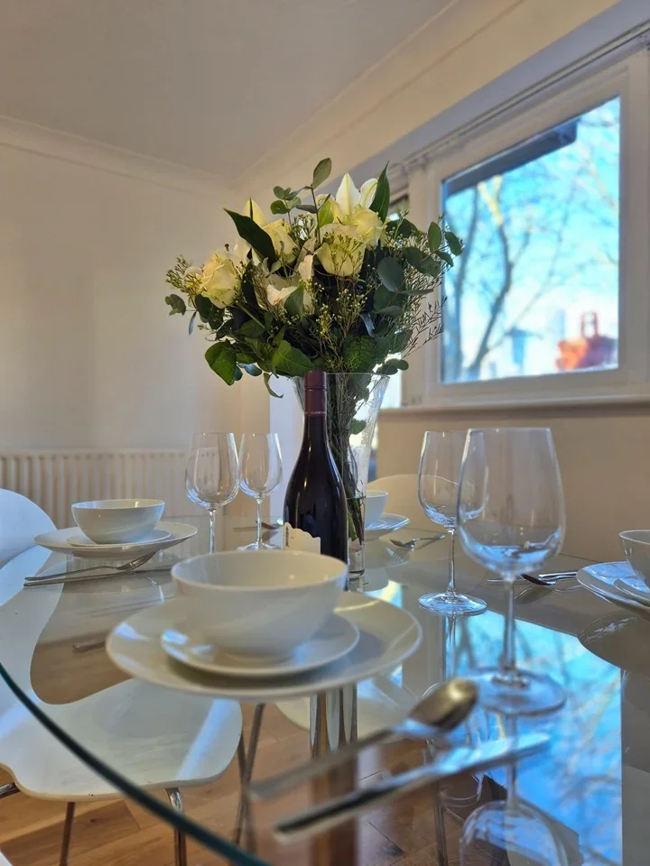 Flat Undine Road in Greater London
