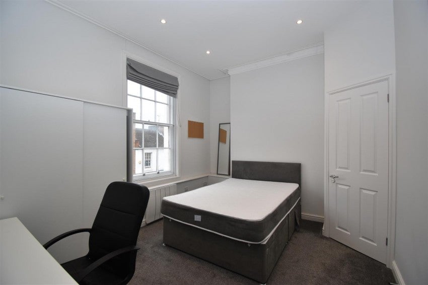 Flat Park Street in Royal Leamington Spa