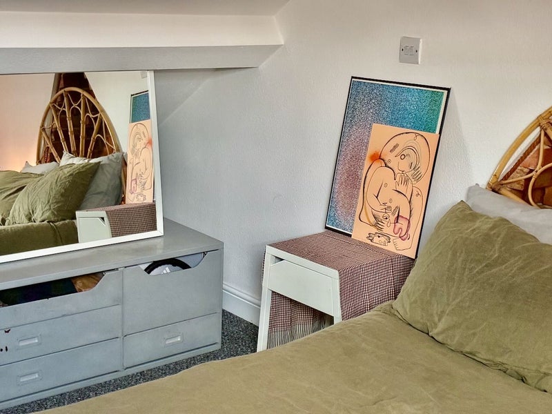 Room Fletching Road in Greater London